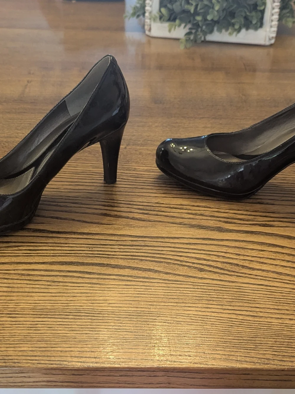 EUC Naturalizer Womens 7 Lennox Black Patent Pump Heels 3
